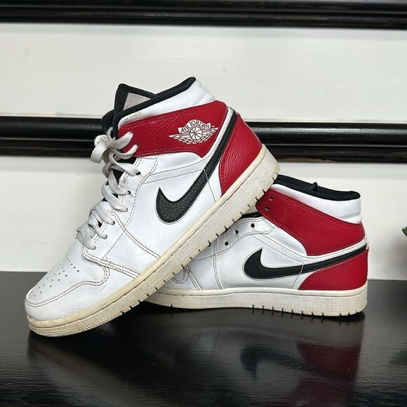 Nike Air Jordan 1 Mid Chicago White Black Red Sneakers Men’s Size 8 - Picture 5 of 8